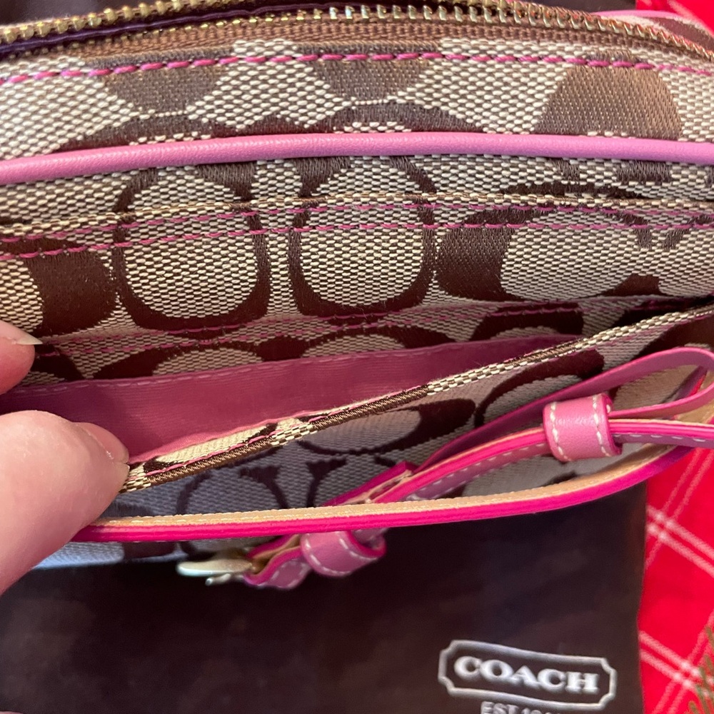 Coach NWT belt hip bag, signature pink leather trim, pink removable leather belt - Picture 5 of 12